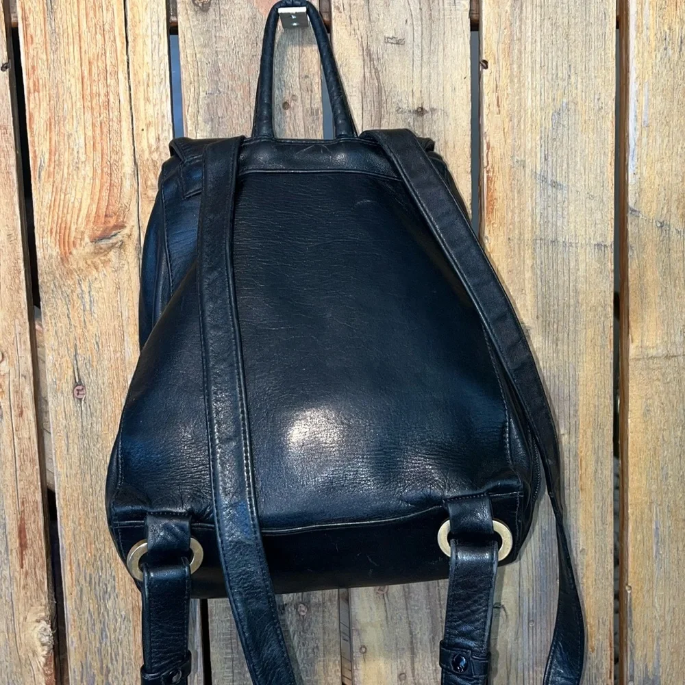 Perlina Black Leather Black
